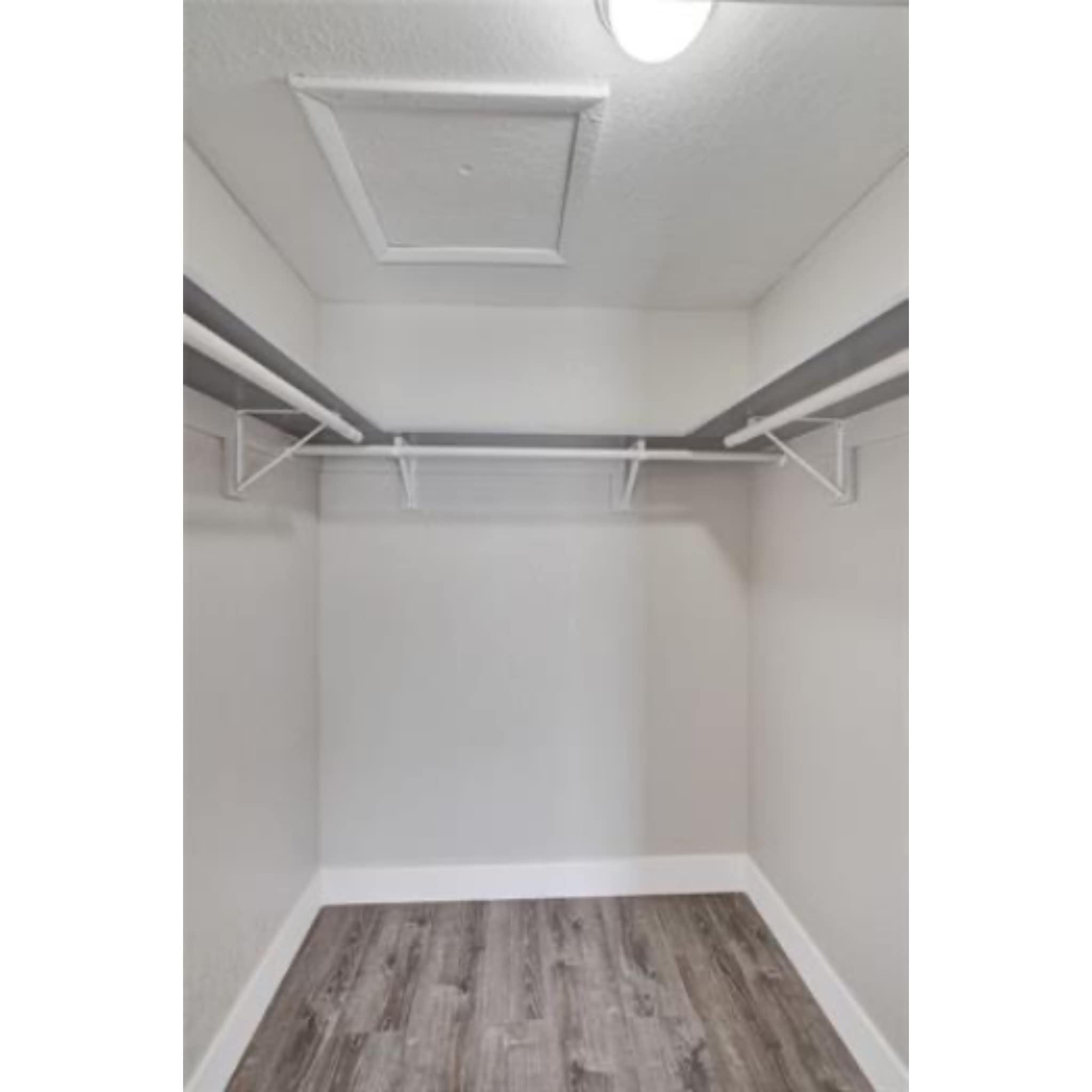Building Photo - 2614 W 65th St