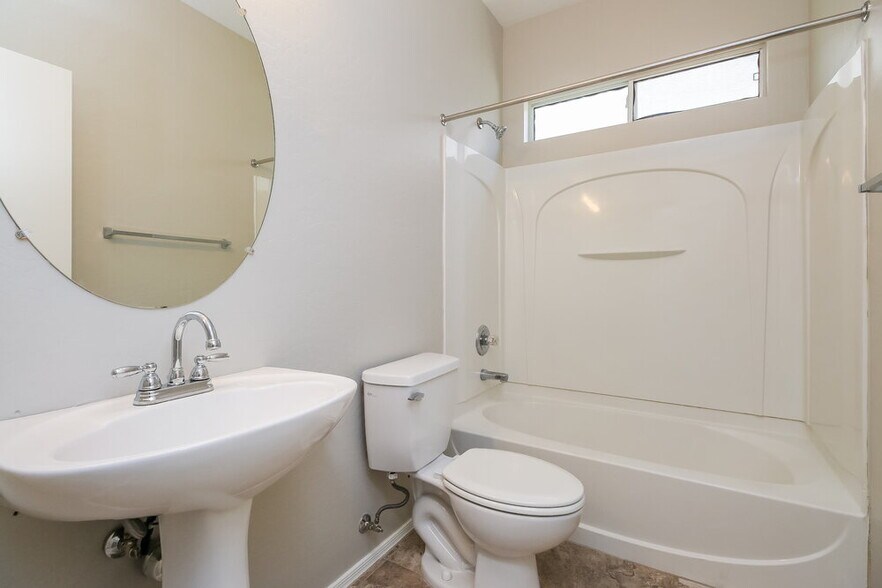 Building Photo - 9233 E Neville Ave