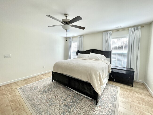 Building Photo - 126 Watchmen Ln