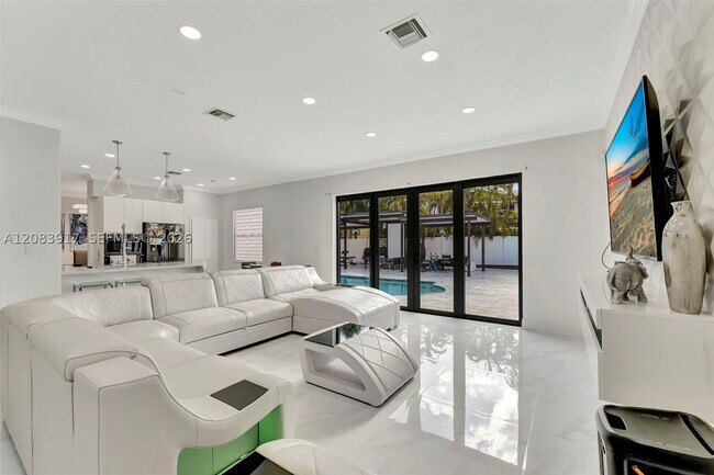Building Photo - 2102 SW 176th Ave