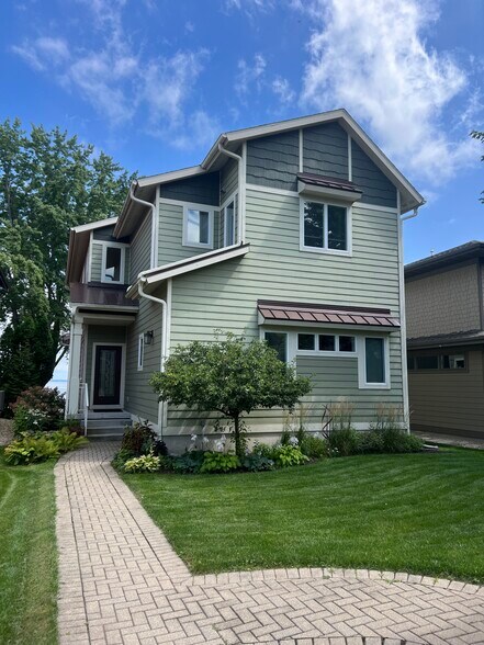 Primary Photo - 2321 Middleton Beach Rd
