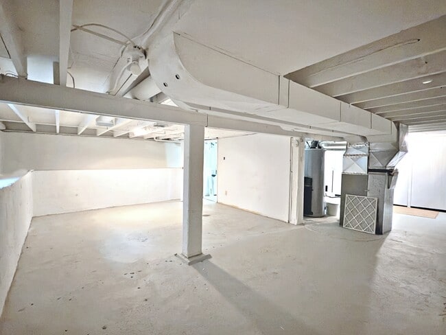 Building Photo - 4631 SE Clinton St