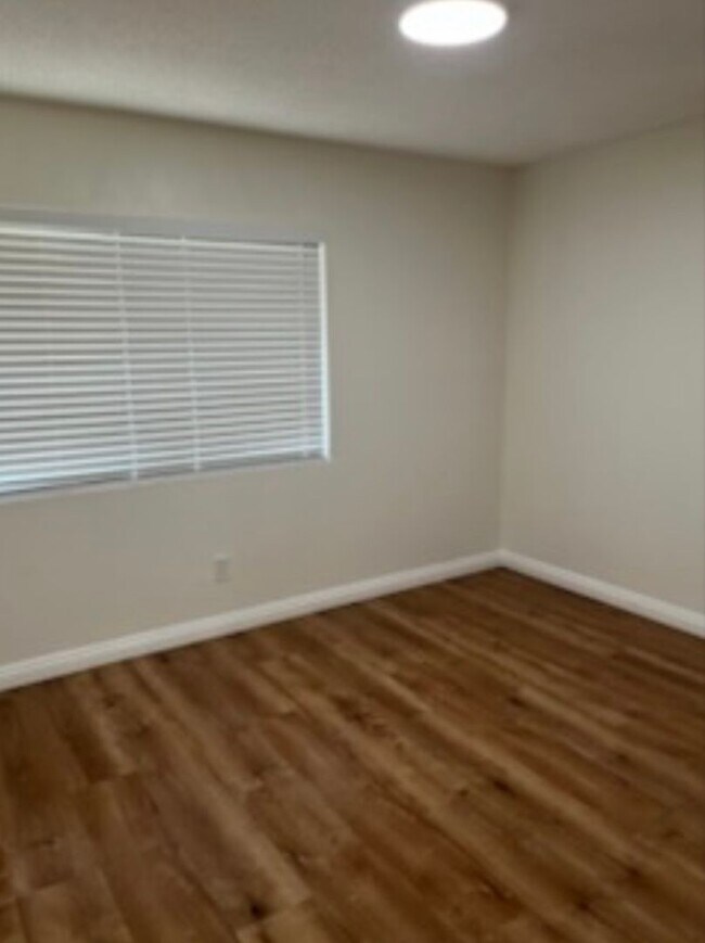 Building Photo - Newly Remodeled 2 Bed / 2 Bath  Upstairs Condo In Colton!