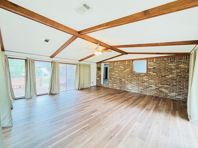 Building Photo - 816 Teresa Dr