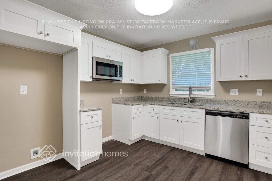 Building Photo - 215 Winston Dr