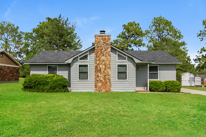 Primary Photo - 2505 Teakwood Dr