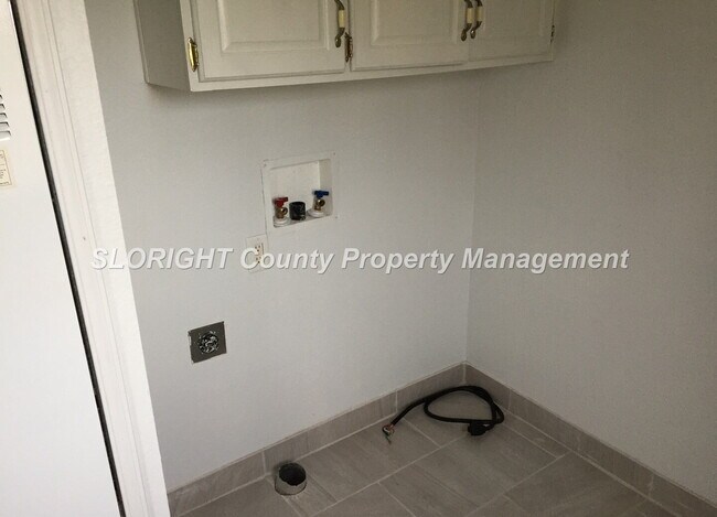 Building Photo - AVAILABLE JUNE - Beautiful Paso Robles Manufactured Home - 3 Bedroom / 2 Bathroom