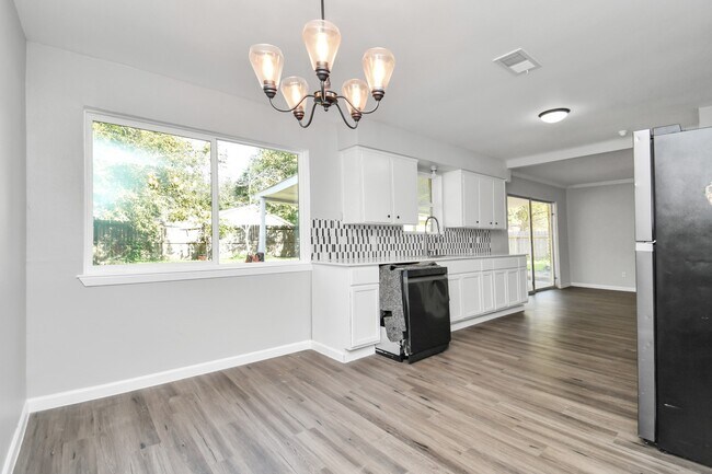 Building Photo - 9622 Vilven Ln