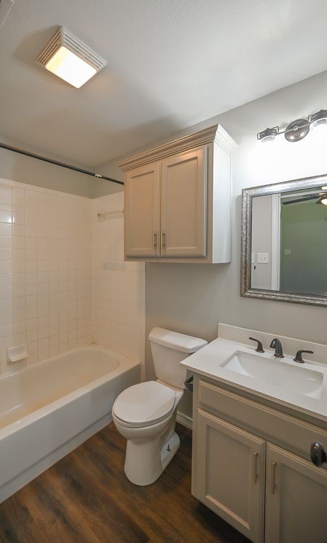 Building Photo - Cozy 3 Bedroom 2 Bath beautiful brick home...