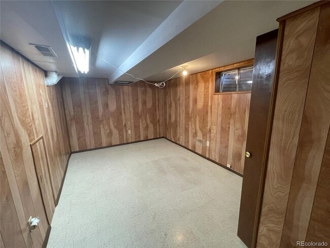 Building Photo - 3086 Victor St