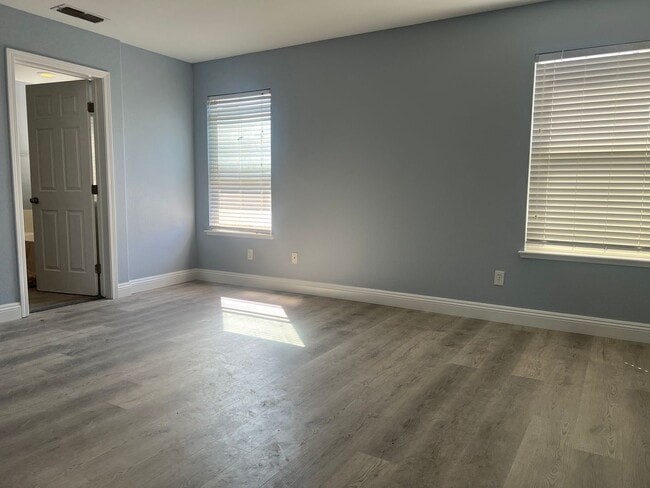 Building Photo - PRICE REDUCED!! LOVELY REMODELED 4 BEDROOM HOUSE IN N. NATOMAS!!