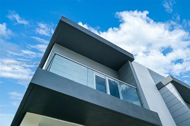 Building Photo - 3142 Carter St