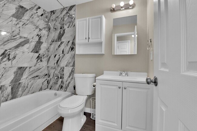 Building Photo - $2,995 - 4 Bed, 2 Bath Home in Aurora with...
