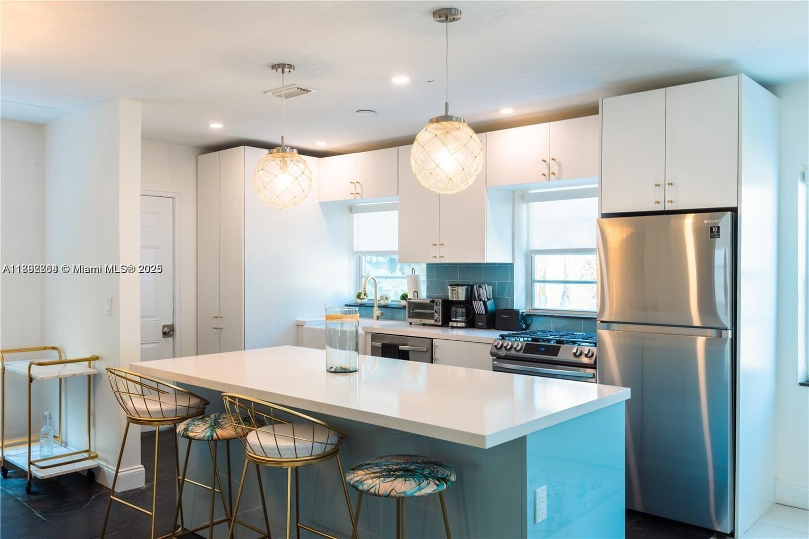 Building Photo - 426 NE 26th St