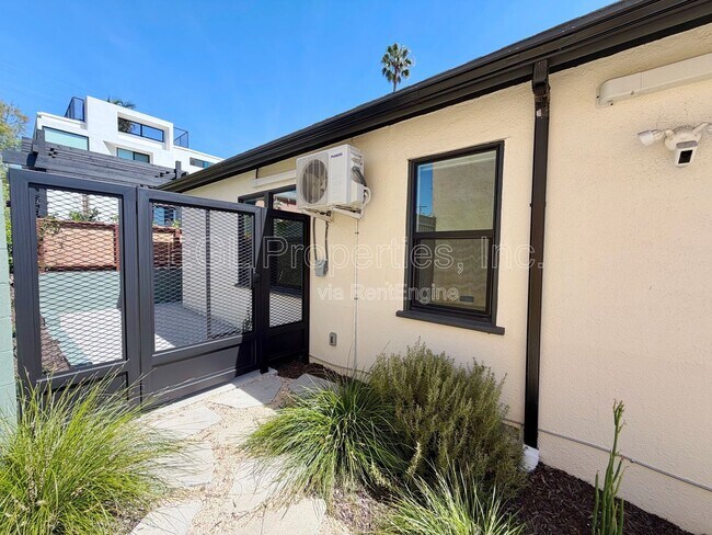 Building Photo - 4239 1/2 West 64th Street