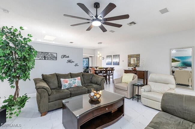 Building Photo - 27518 Pinecrest Ln