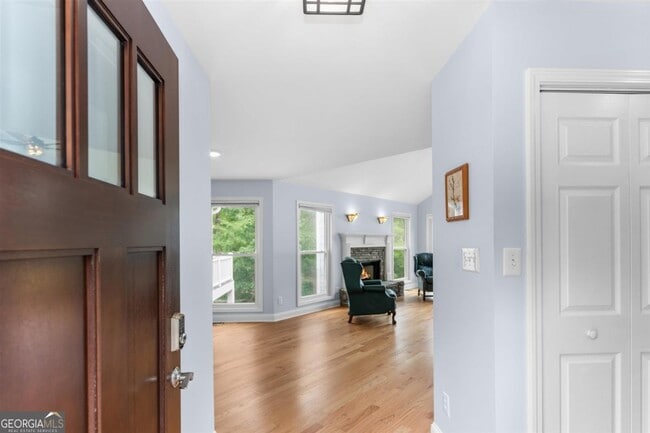 Building Photo - 1060 Old Rock Rd