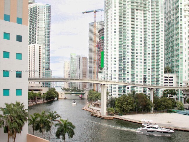 Building Photo - 350 S Miami Ave