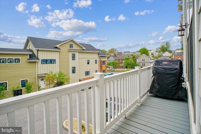 Building Photo - 3016 20th St S