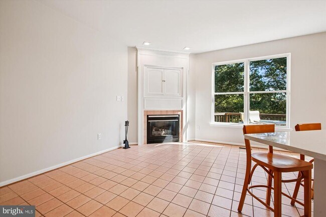 Building Photo - 6339 Dunman Way