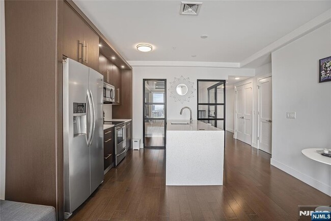 Building Photo - 6401 Park Ave