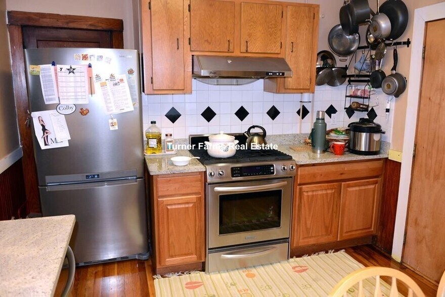 Building Photo - 17 Sunset St