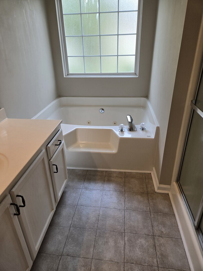 Building Photo - 2129 Sanderling Dr