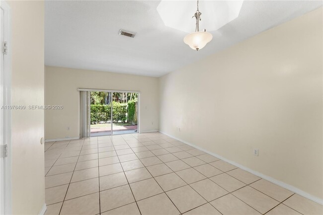 Building Photo - 15720 SW 92nd Ave