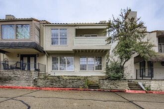 Building Photo - 3323 Augusta Blvd