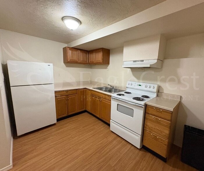 Building Photo - 706/708SCollege
