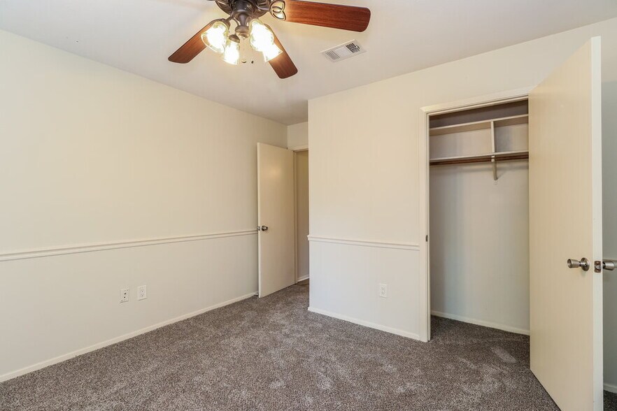 Building Photo - 84 Fallshire Dr