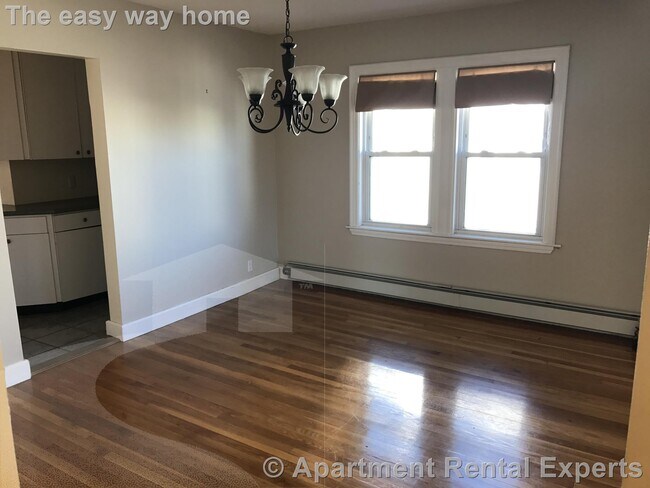 Building Photo - 94 Heath St