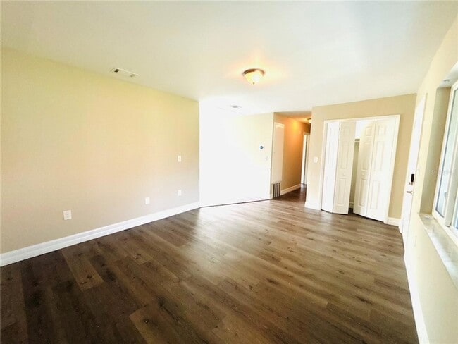 Building Photo - 504 Blackbird Ln