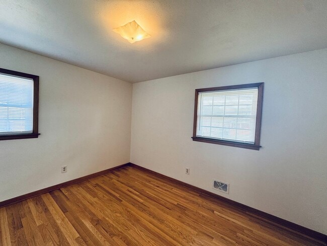 Building Photo - Charming Brick Ranch Home in Campbell County