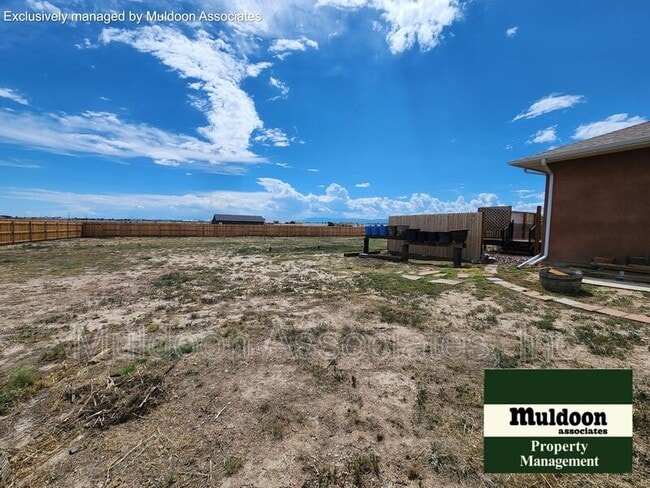 Building Photo - 326 N Longmont Dr