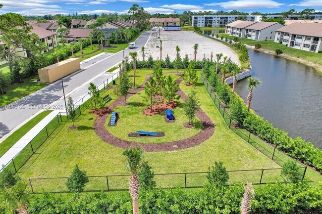 Building Photo - 7142 Golf Colony Ct