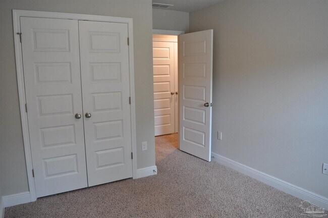 Building Photo - 6060 Royal Port Ct