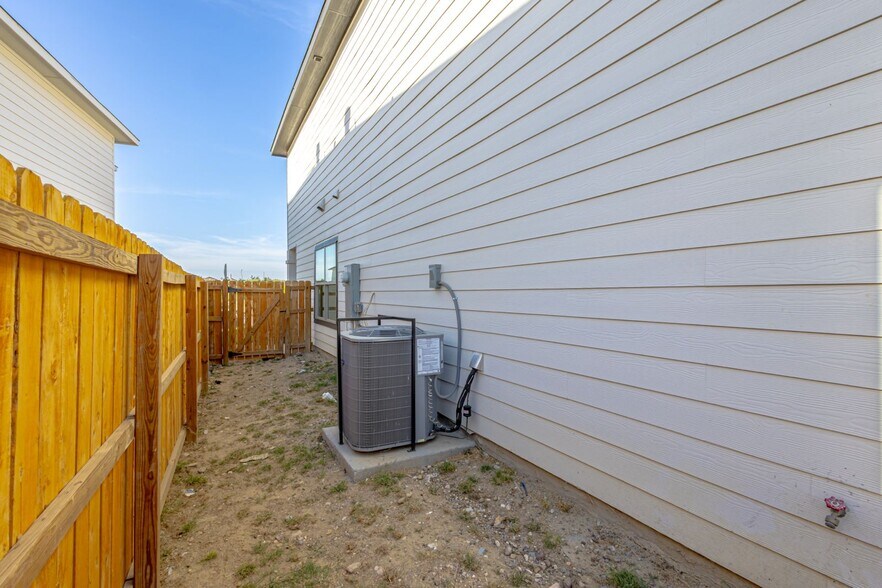 Building Photo - 5902 US-59