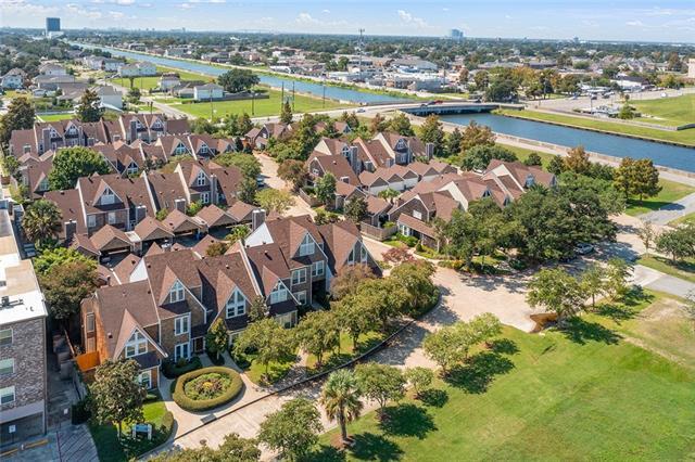 Building Photo - 2 Mariners Cv N