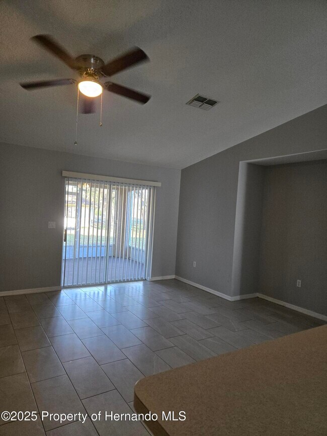 Building Photo - 1330 Clovis Ln