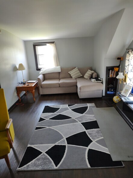 Primary Photo - 305 Lakeview Ave