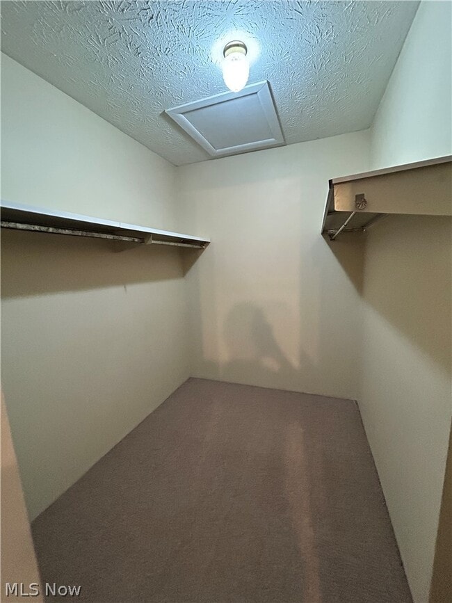 Building Photo - 200 Fernwood Rd