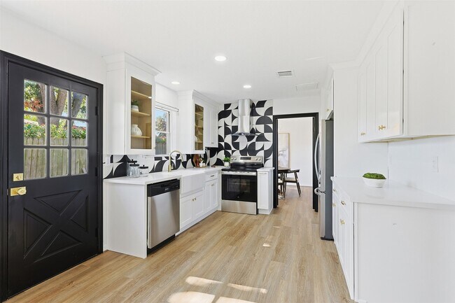 Building Photo - 12939 Westhorpe Dr