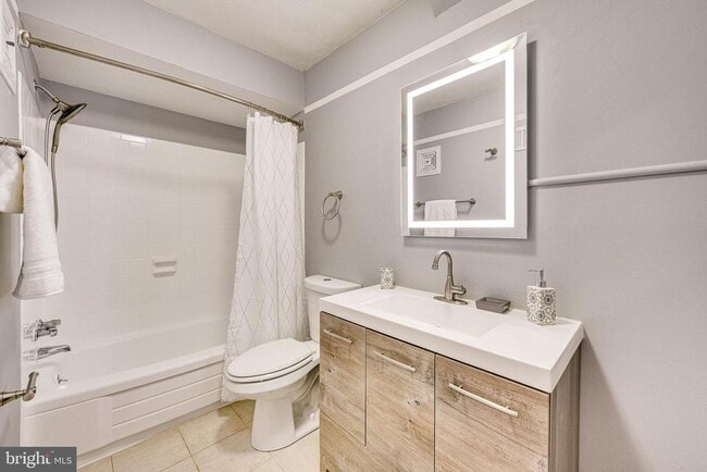 Building Photo - 5909 Prince James Dr