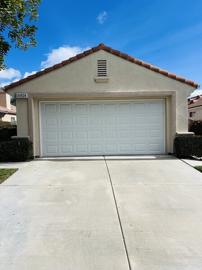 Building Photo - 40624 Corte Albara