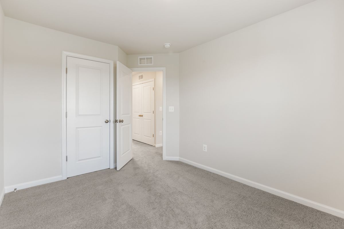 Building Photo - 105 Milburn Dr