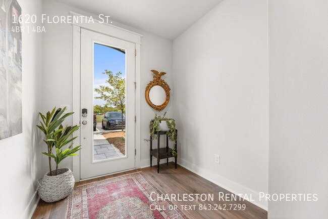 Building Photo - 1620 Florentia St