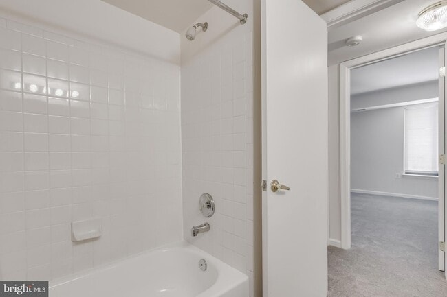 Building Photo - 7806 Hanover Pkwy