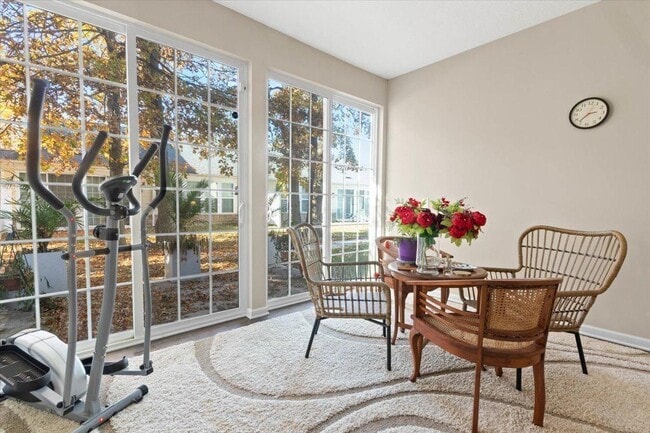 Building Photo - 224 Lake Cove Dr