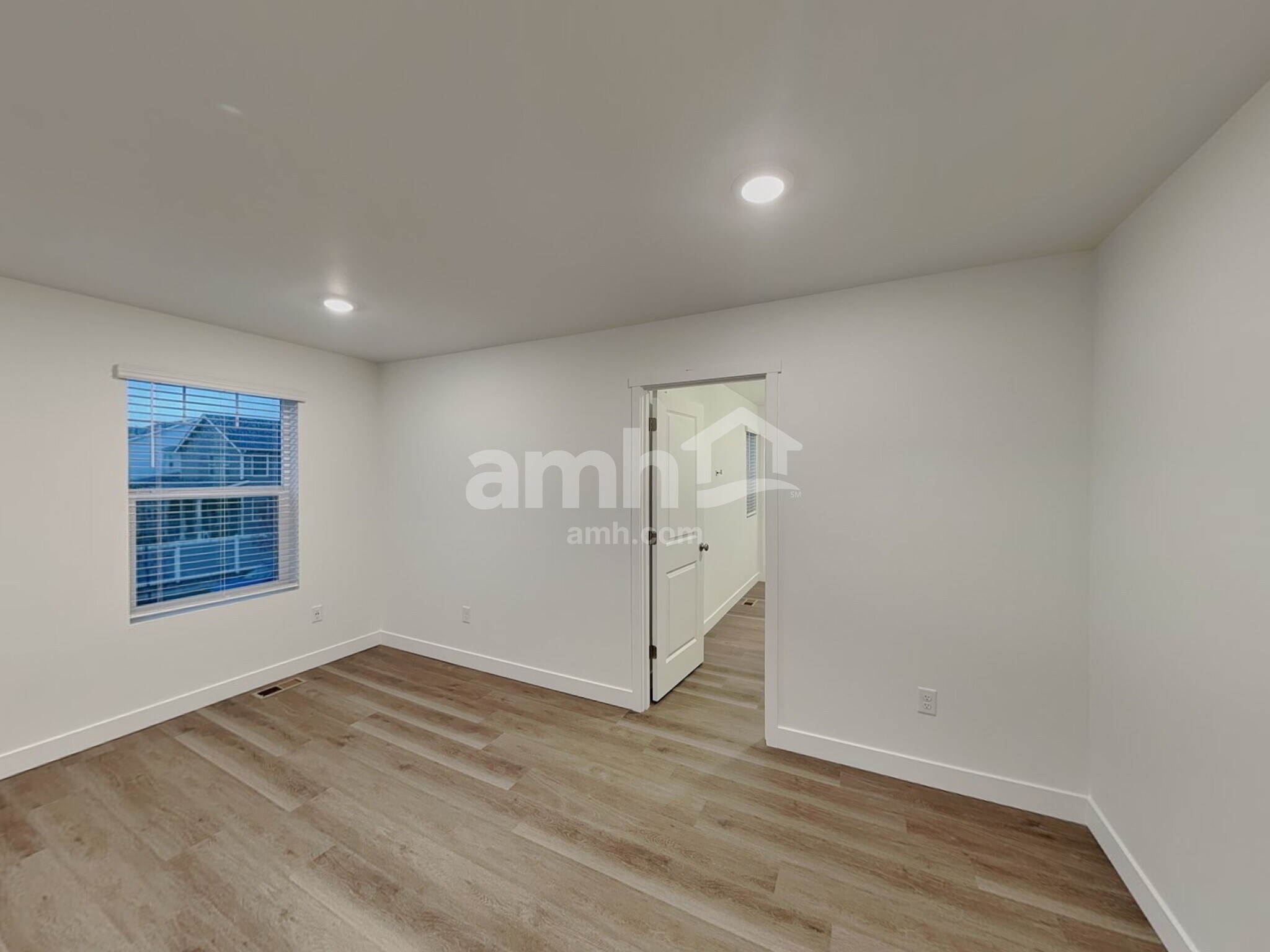 Building Photo - 8560 47th Pl NE